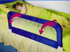 Безопасность ребенка дома - барьер для кровати